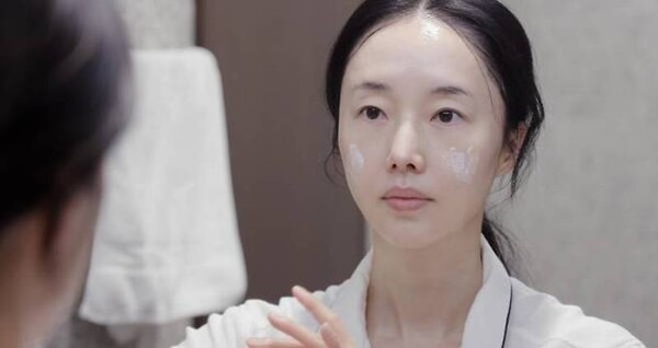 “40대 ‘애둘맘’ 맞아?”... 워킹맘들이 주목한 이정현의 관리법