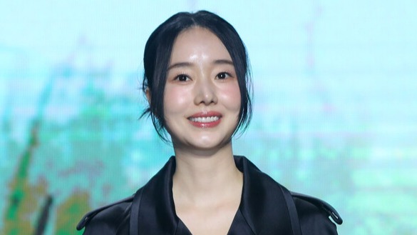 “40대 ‘애둘맘’ 맞아?”... 워킹맘들이 주목한 이정현의 관리법 · 기사 본문 이미지 2